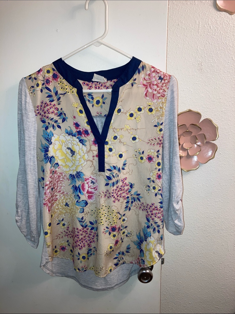 Floral Mixed-Fabric V-Notch Tunic in Cream and Navy